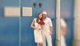 بالصور.. ورد الخال تعلن زواجها من فارس أحلامها