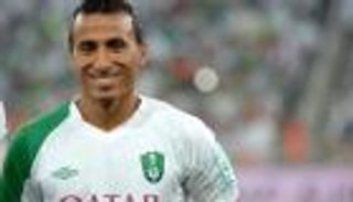 وكيل عبد الشافي يؤكد بقاءه مع الأهلي السعودي