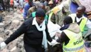 انتشال رضيعة حية بعد 3 أيام من انهيار مبنى بكينيا