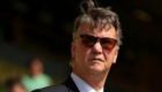 فان جال يشجع أرسنال أمام مانشستر سيتي