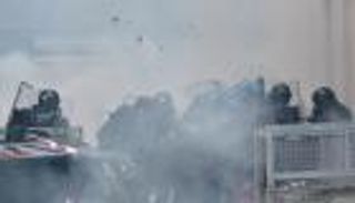 اشتباكات عنيفة بين الأمن ومحتجين قرب حدود إيطاليا والنمسا