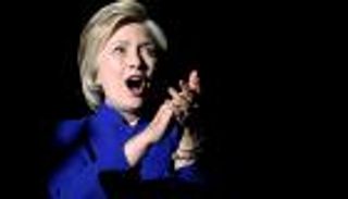 هيلاري تستعد للاحتفال بفوزها التاريخي في الانتخابات التمهيدية