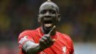 اليويفا أوقف مدافع ليفربول بناءً على طلبه