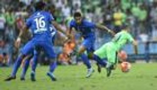 بالفيديو..القائم يحرم الرويلي من هدفه الهلالي الأول