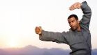 أكشاي كومار يشارك جمهوره تفوق ابنه في الفنون القتالية