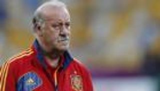 مدرب إسبانيا: تصريح بيدرو "سخيف".. ولا أقوم باختيار اللاعبين