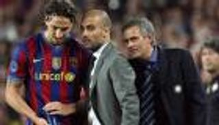 بيكيه ينصح بعدم الذهاب لمانشستر بسبب صراع إبرا والمو ضد بيب