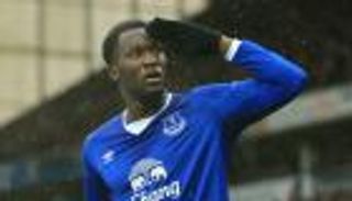 مدرب إيفرتون يلمح لبيع المتألق لوكاكو