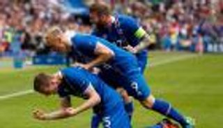 رهان مجنون لبطل العالم في السباحة إذا فازت آيسلندا باليورو