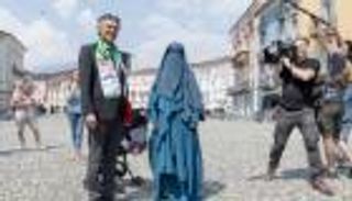 غرامة 10 آلاف فرنك لسويسرية ارتدت النقاب