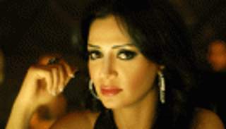 رانيا يوسف.. غامضة تثير حيرة 