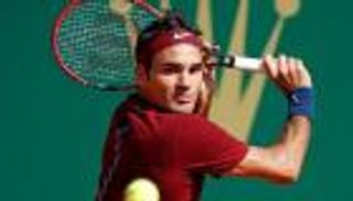 فيدرر يتغلب على ماير ويبلغ نصف نهائي بطولة شتوتجارت للتنس