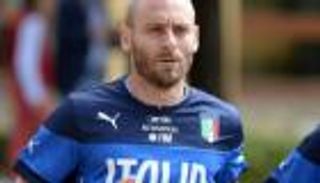 دي روسي ينتظم في التدريبات الجماعية للمنتخب الإيطالي