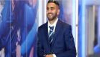 رسمياً.. محرز أول عربي يتوج بجائزة أفضل لاعب بالبريميرليج