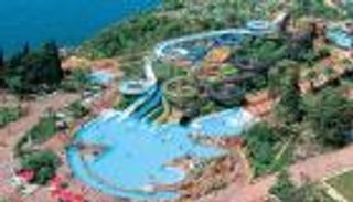 وصول أول فوج سياحي روسي إلى تركيا بعد 