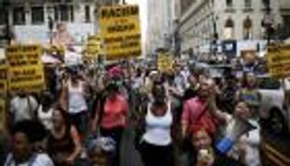 بالصور.. احتجاجات في مختلف أمريكا على عنف الشرطة