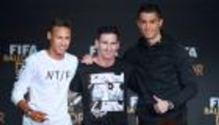 نيمار يُهدِّد هيمنة ميسي ورونالدو على الكرة الذهبية