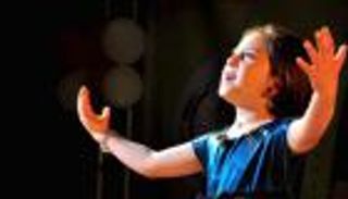 سلمى أصغر شاعرة فلسطينية: "بالشعر أحارب وأحب وأحلم"