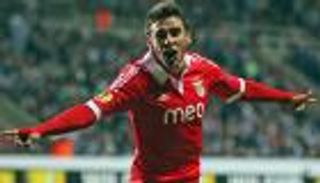 سالفيو يمدد عقده مع بنفيكا حتى 2019