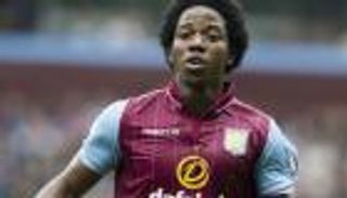 فيورنتينا يعلن ضم الكولومبي سانشيز معارا من أستون فيلا