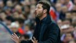 سيميوني يشيد بروح أتليتيكو بعد الإطاحة ببرشلونة