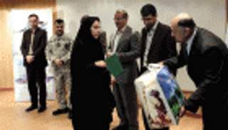 إيران تكرم قتلاها في سوريا بـ"بطانية لكل أسرة" 