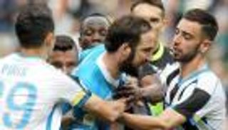 عصبية هيجوين تقلص آماله في كتابة التاريخ