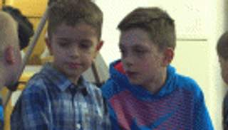 صافح مدرسك أو ادفع غرامة.. فقط لمسلمي سويسرا