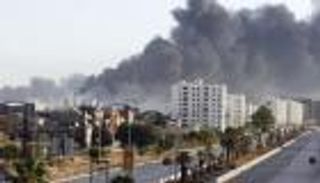 تعطل أغلب مولدات الكهرباء شرقي ليبيا جراء قصف محطة بنغازي