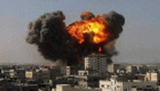 المرصد السوري: مقتل 28 شخصًا في ضربات جوية على إدلب قرب تركيا