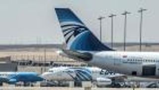 سفينة بحث تنتشل الرفات البشرية من موقع سقوط طائرة مصر للطيران