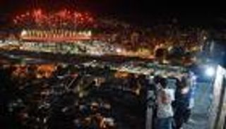 فيديو.. أحياء شعبية تحظى بمتابعة عروض أولمبياد ريو دي جانيرو