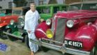 صاحب فندق هندي يفتتح متحفًا لسيارات بوليوود القديمة