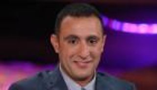  أحمد السقا ينجو من "كارثة" في يده.. ويشكر الطبيب