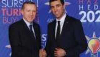 توقيف هاكان سوكور قائد منتخب تركيا السابق ضمن حملة