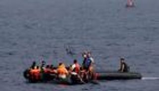  أول يوم بلا مهاجرين على شواطئ اليونان