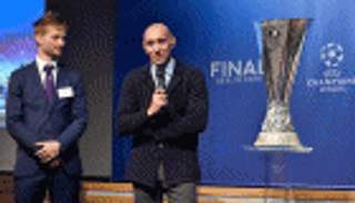 مهندس نجاحات إشبيلية يقترب من اليونايتد