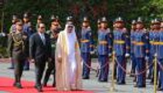 بالفيديو.. الملك سلمان يصل القاهرة وسط حفاوة رسمية وشعبية