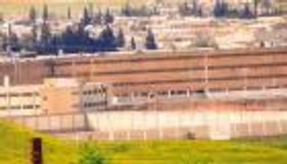 فيديوجراف.. لماذا تجددت احتجاجات سجن حماة المركزي في سوريا؟‎