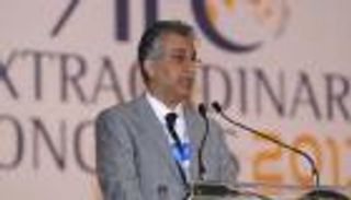 تعزيز التعاون بين الاتحادين الآسيوي والأوروبي لكرة القدم