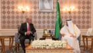 العاهل السعودي يلتقي رئيس الوزراء المصري بالقاهرة