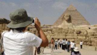 مصرفيون يطالبون الحكومة المصرية التعجيل بإصدار صندوق سياحي