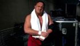 المصارع ساموا جو ينفي إصابته