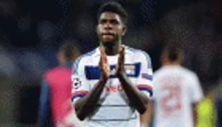 ظهير ليون يدخل دائرة اهتمام برشلونة من جديد