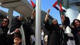 "تويتر" ينتفض محبة وتقديرا في يوم المرأة الإماراتية