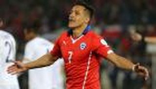 4 أهداف تفصل سانشيز عن الهداف التاريخي لتشيلي