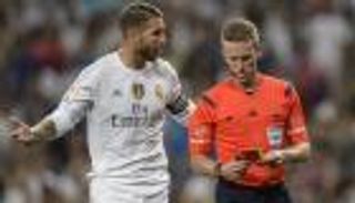 حكم مباراة غرناطة وبرشلونة مغضوب عليه في مدريد وكتالونيا