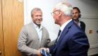 رانييري يعود إلى ملعب تشيلسي بطلا متوجا بعد 12 عاما من طرده