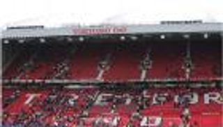 "طرد مشبوه" يتسبب في تأجيل مباراة مانشستر يونايتد وبورنموث