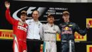 فيتل يصف سائق "ريد بول" بالجنون بعد حادث التصادم